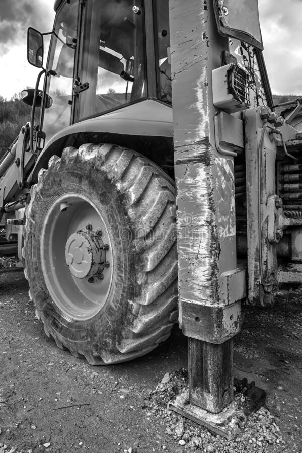 part-excavator-machines-black-white-vertical-view-169080049